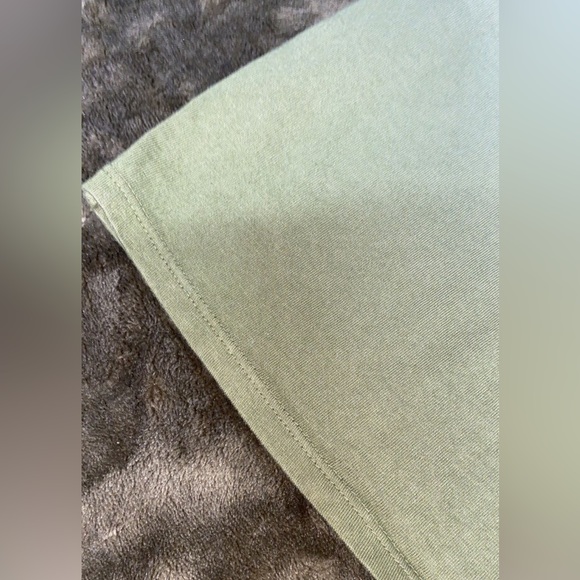 Disney Size medium tee cropped!! - Picture 2 of 2